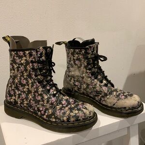 Dr. Martens Pascal  Flower floral Print boots docs SIZE US Womens 7 •
